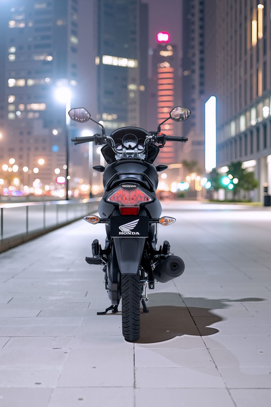 Honda Unicorn — still 5